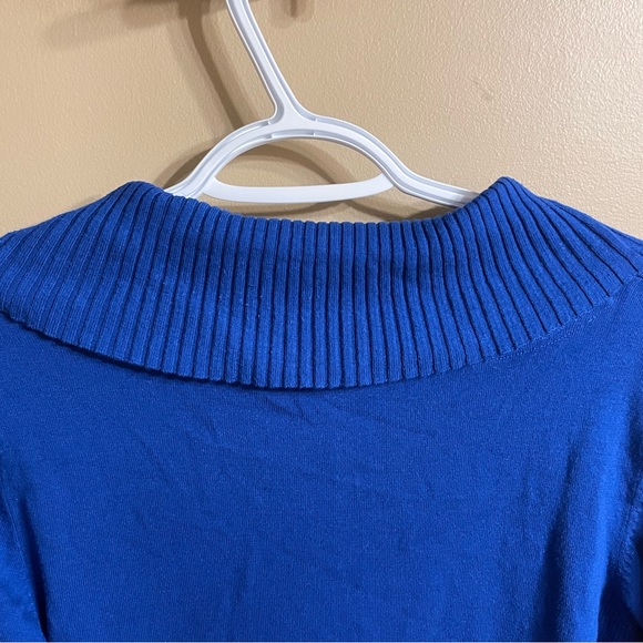 Le chateau royal blue stretchy knit scoop turtle neck XL sweater. - Picture 5 of 6